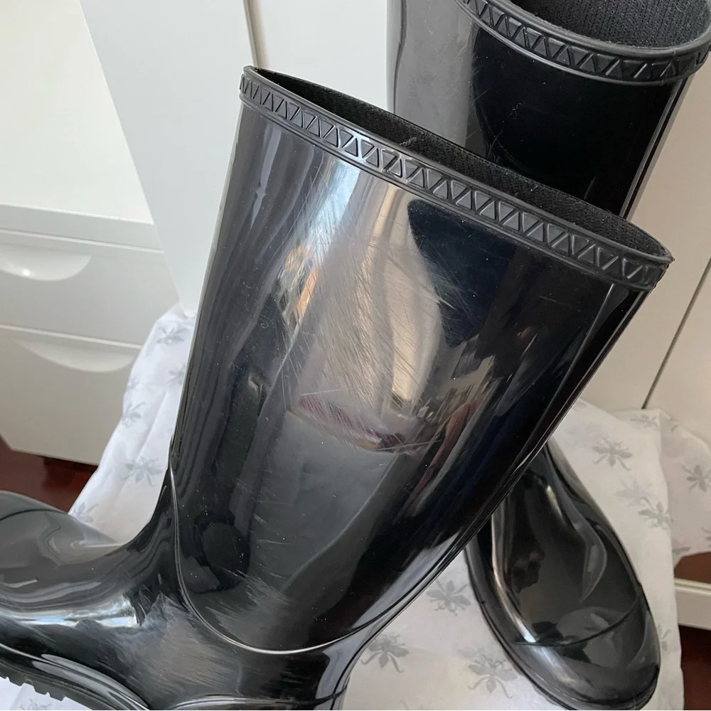 UGG Tall Black Rain Boots Sz. 9 - Picture 4 of 5